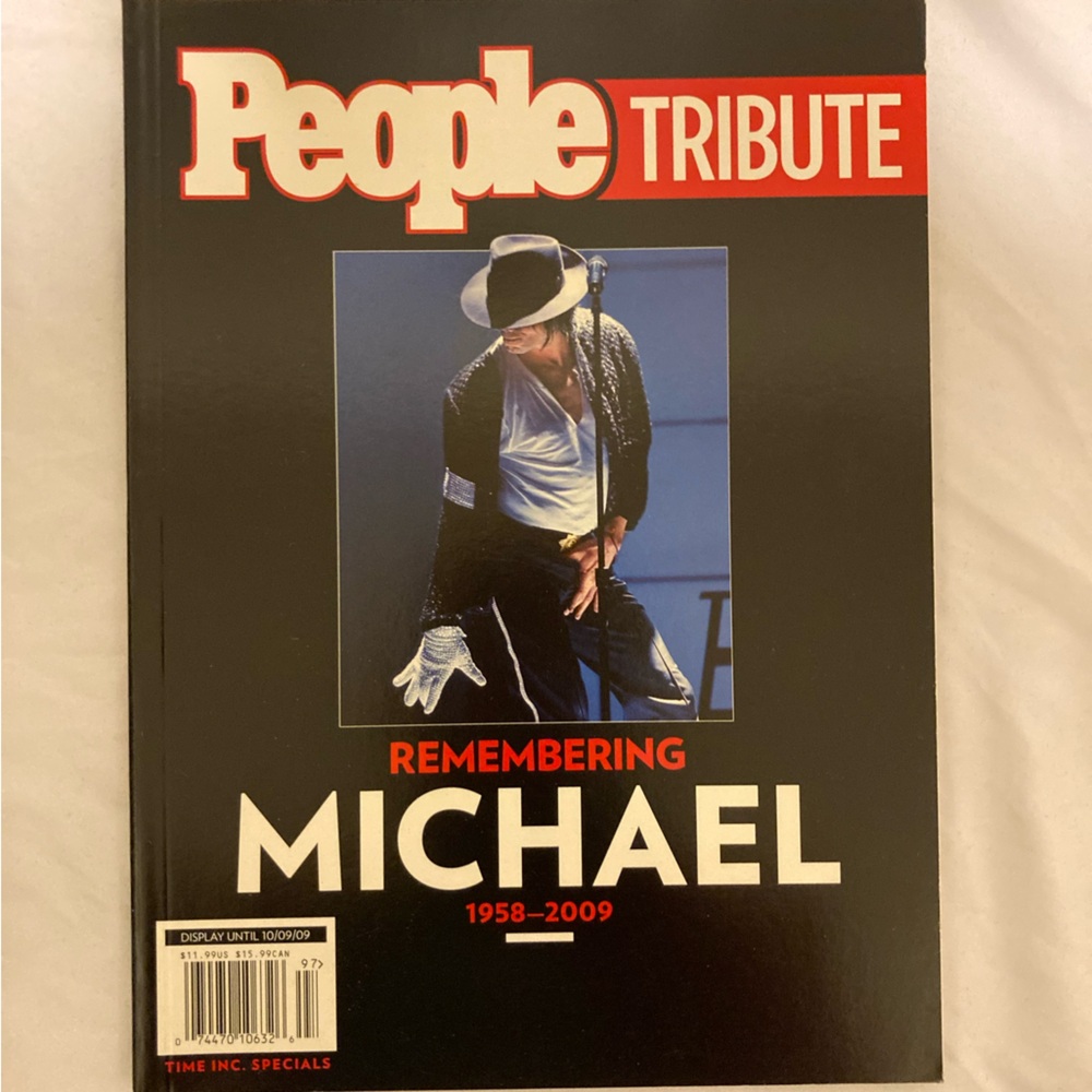 People Tribute Magazine - Remembering Michael (Black, Red, White)